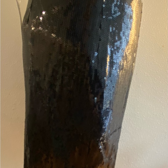Caché black sequin NWT skirt size 4 with zipper - Picture 3 of 8